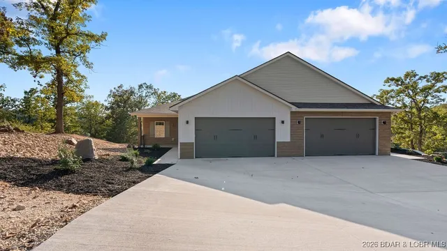 $799,000 | 420 Outer Drive, Lake Ozark, MO 65049