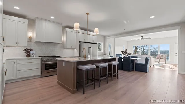 $799,000 | 420 Outer Drive, Lake Ozark, MO 65049