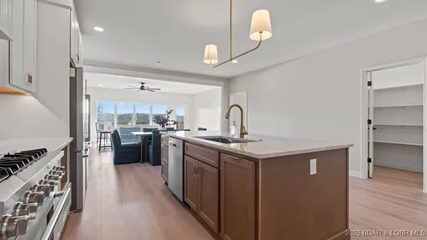 $789,000 | 420 Outer Drive, Lake Ozark, MO 65049