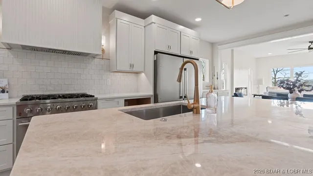 $799,000 | 420 Outer Drive, Lake Ozark, MO 65049