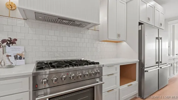 $789,000 | 420 Outer Drive, Lake Ozark, MO 65049