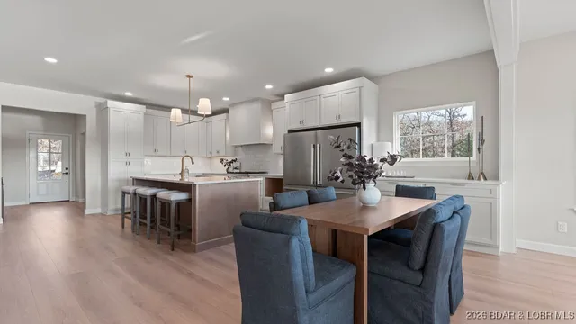 $799,000 | 420 Outer Drive, Lake Ozark, MO 65049