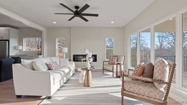 $799,000 | 420 Outer Drive, Lake Ozark, MO 65049