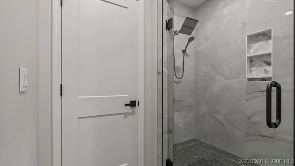 $789,000 | 420 Outer Drive, Lake Ozark, MO 65049