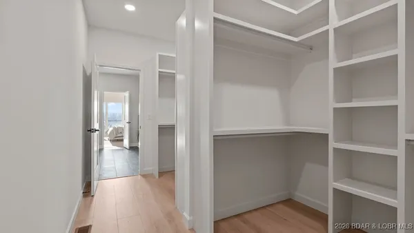 $789,000 | 420 Outer Drive, Lake Ozark, MO 65049