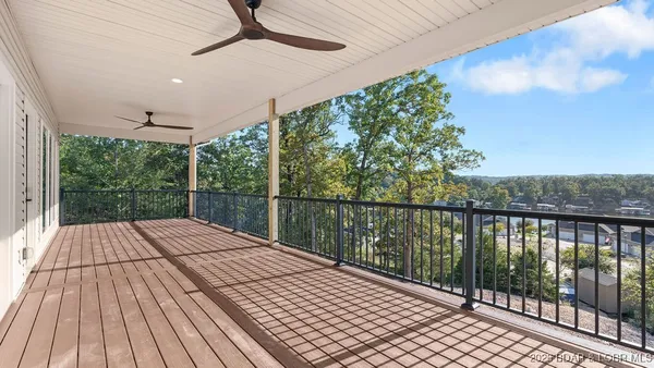 $789,000 | 420 Outer Drive, Lake Ozark, MO 65049