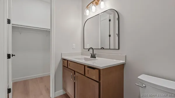 $789,000 | 420 Outer Drive, Lake Ozark, MO 65049