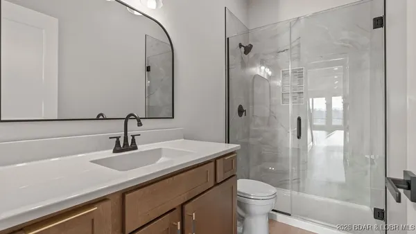 $789,000 | 420 Outer Drive, Lake Ozark, MO 65049