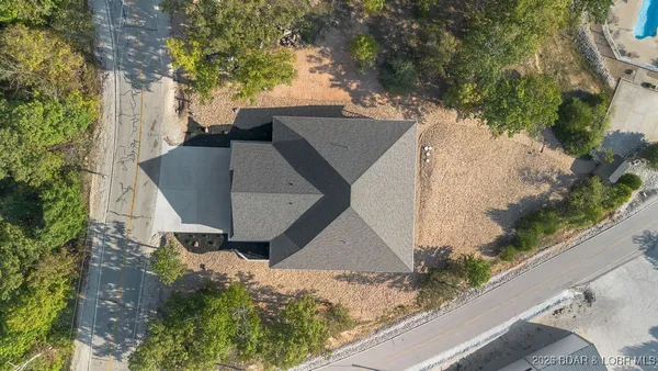 $789,000 | 420 Outer Drive, Lake Ozark, MO 65049