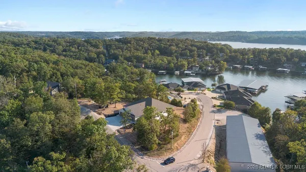 $789,000 | 420 Outer Drive, Lake Ozark, MO 65049
