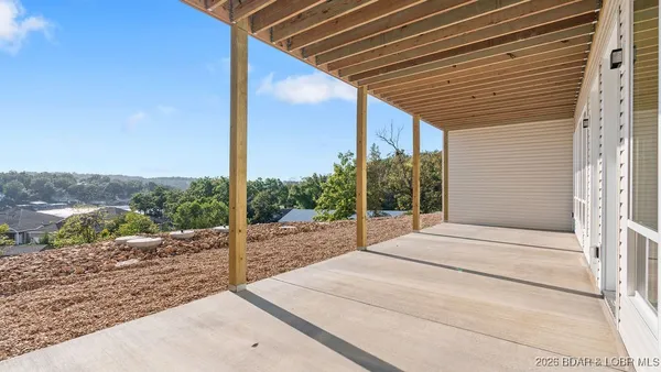 $789,000 | 420 Outer Drive, Lake Ozark, MO 65049