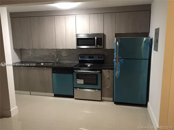 $2,100 | 4110 Northwest 79th Avenue, Unit 1B, Doral, FL 33166