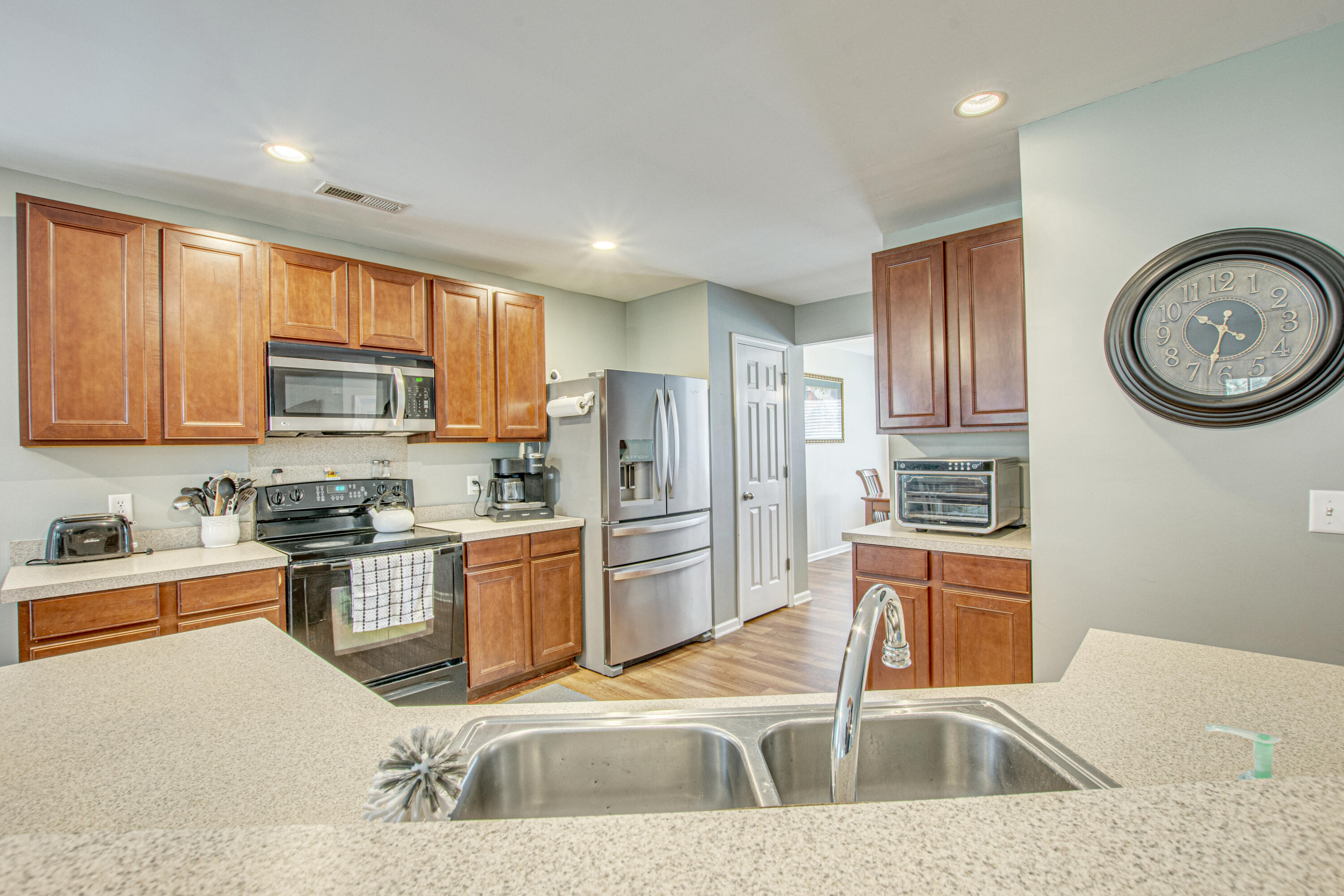 329 Deep River Road Summerville, SC 29486 - Photo 12 of 46 33