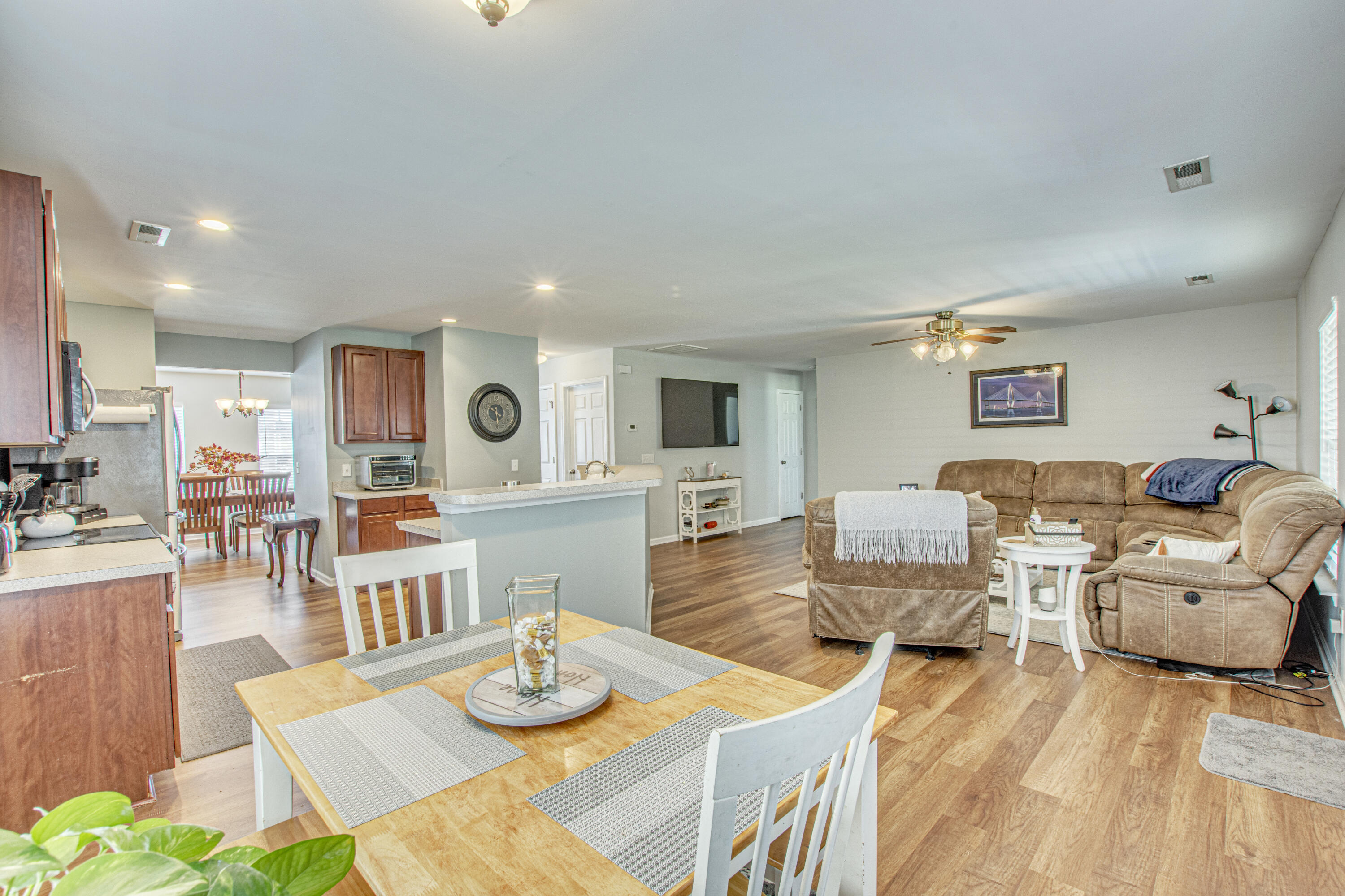 329 Deep River Road Summerville, SC 29486 - Photo 6 of 46 28