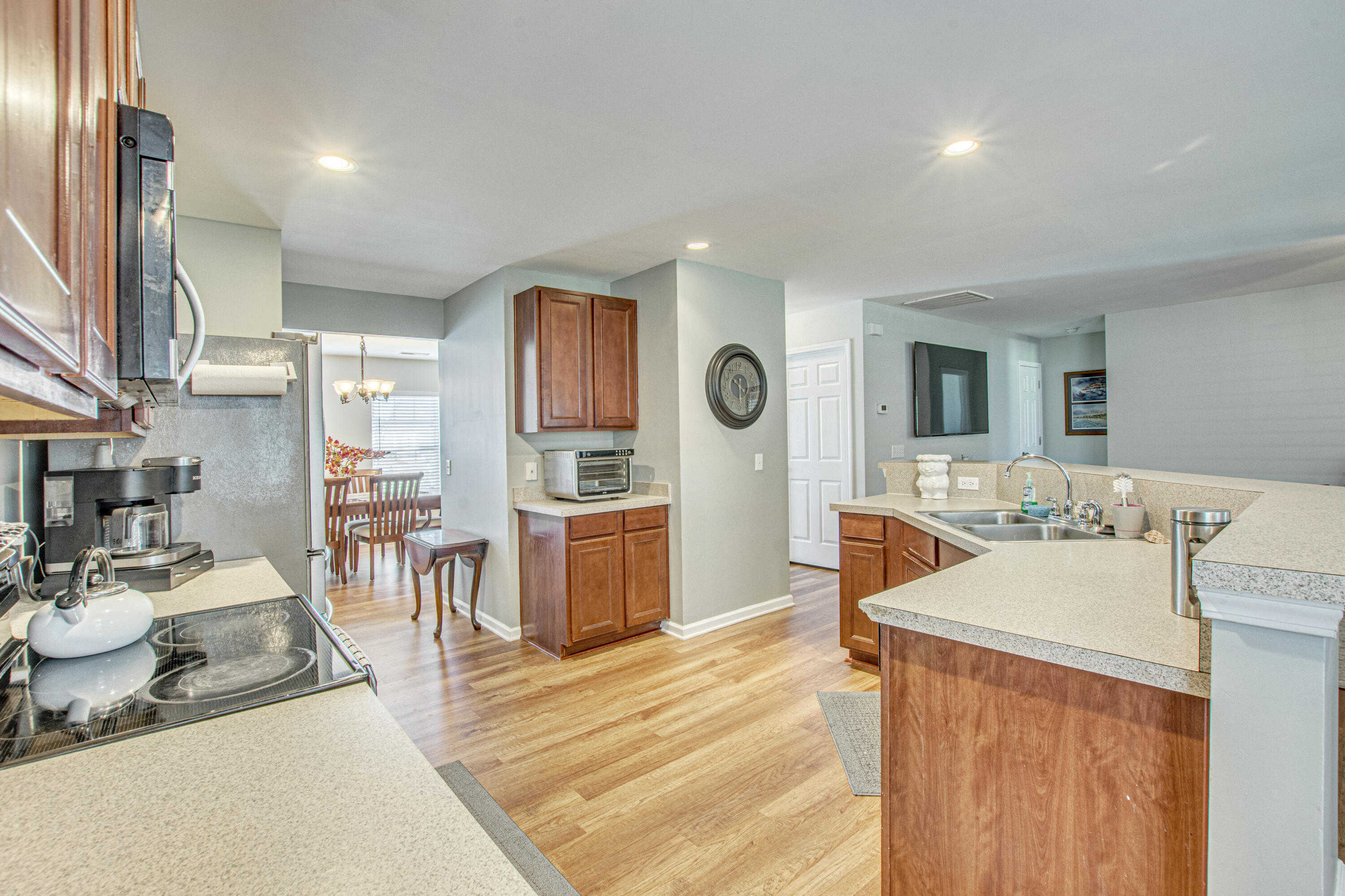 329 Deep River Road Summerville, SC 29486 - Photo 7 of 46 30