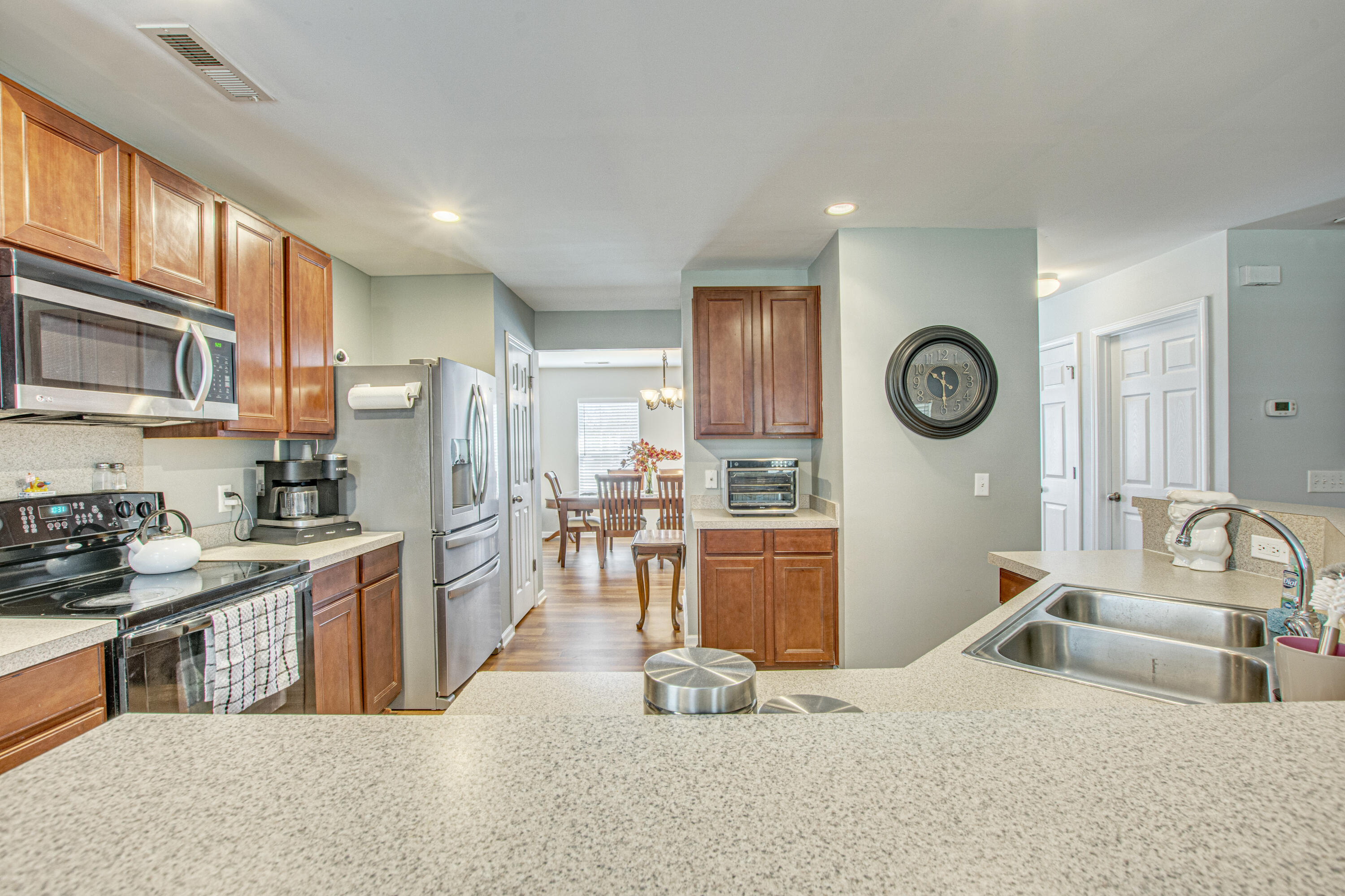 329 Deep River Road Summerville, SC 29486 - Photo 8 of 46 29