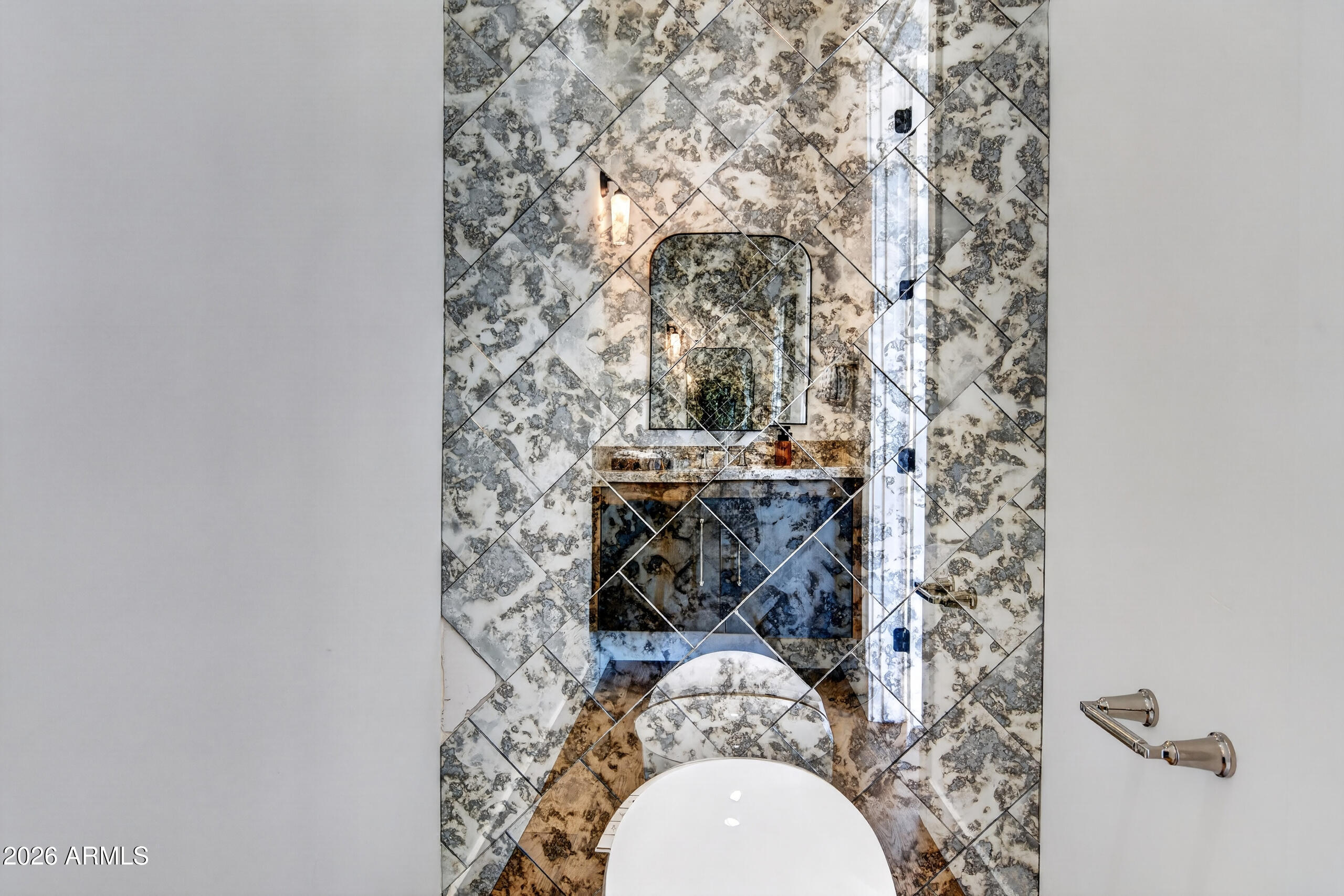 4048 East Edgemont Avenue Phoenix, AZ 85018 - Photo 27 of 88 Powder room