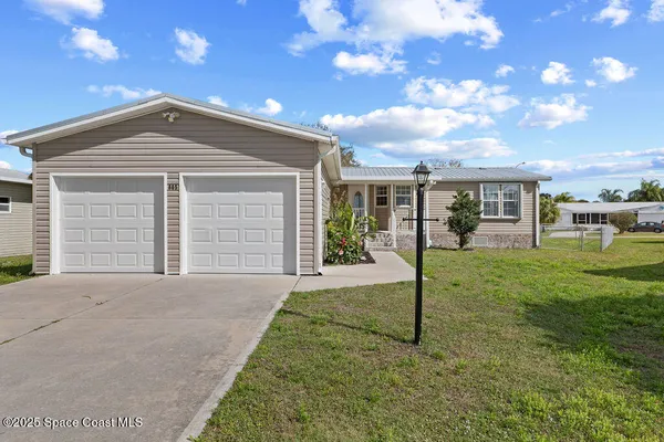 $1,995 | 805 Beech Court, Barefoot Bay, FL 32976