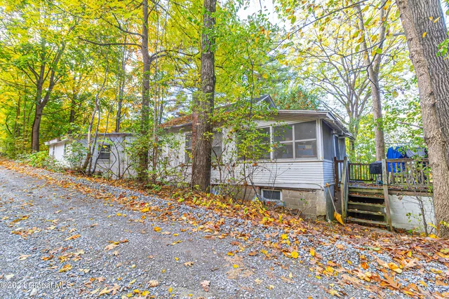 $990,000 | 1192 Highway 9P, Saratoga Springs, NY 12866