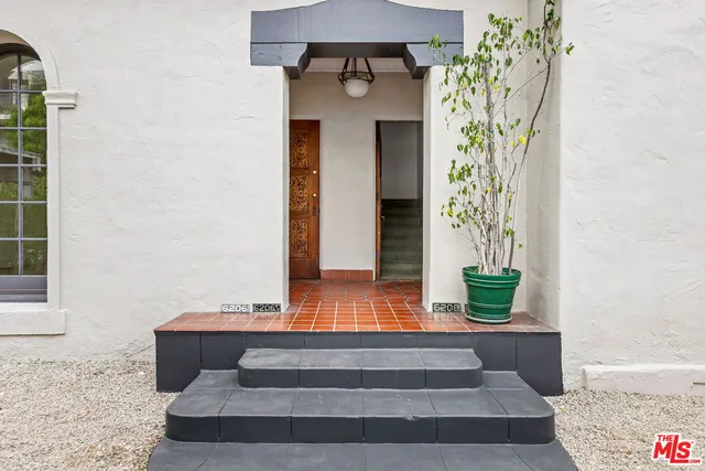 $5,250 | 6206 Orange Street, Unit 1/2, Los Angeles, CA 90048