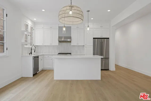 $5,250 | 6206 Orange Street, Unit 1/2, Los Angeles, CA 90048