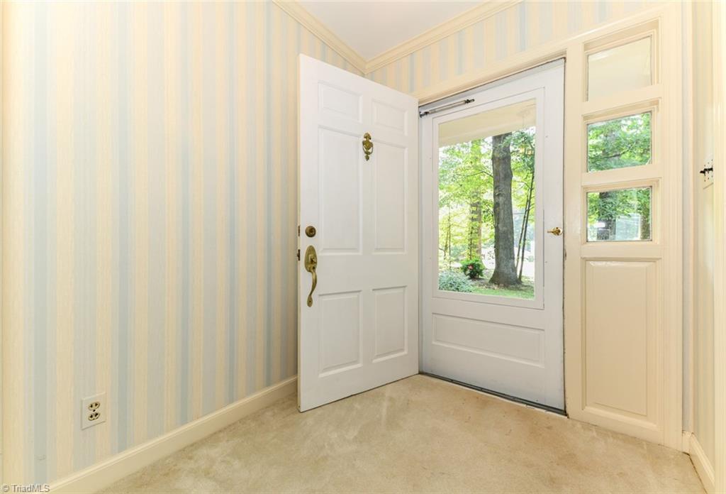 1020 Huntingdon Road Winston-Salem, NC 27104 - Photo 5 of 31 Gallery Image 5