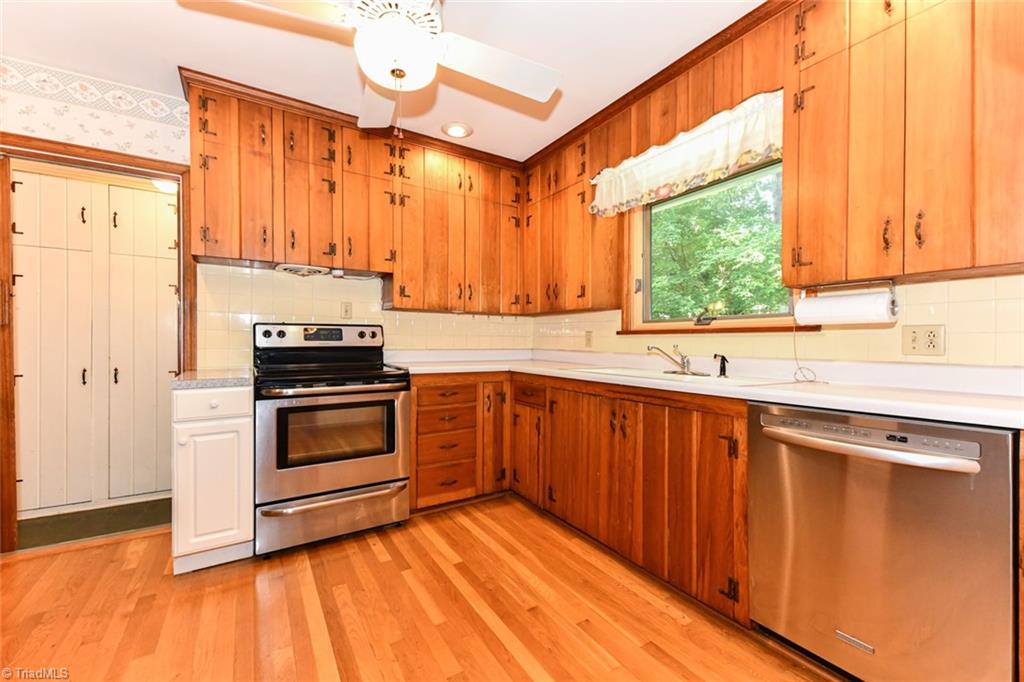 1020 Huntingdon Road Winston-Salem, NC 27104 - Photo 8 of 31 Gallery Image 8