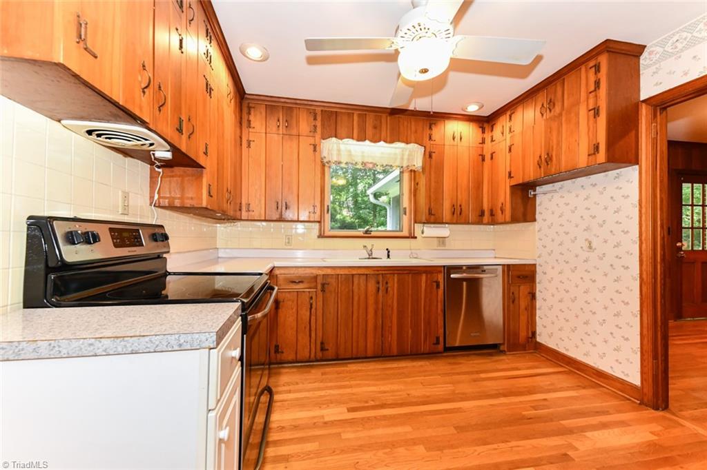 1020 Huntingdon Road Winston-Salem, NC 27104 - Photo 9 of 31 Gallery Image 9