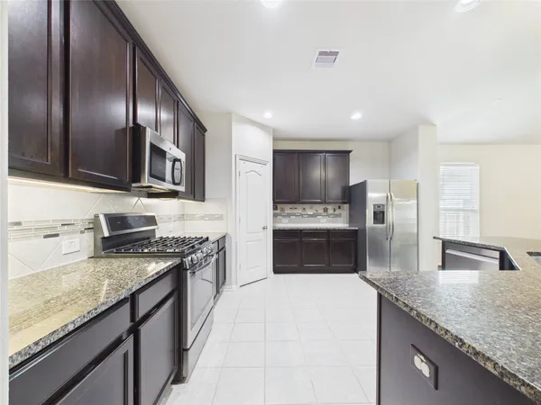 $455,800 | 401 West Bend Drive, League City, TX 77573