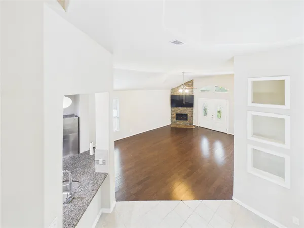 $455,800 | 401 West Bend Drive, League City, TX 77573