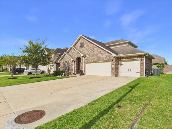 $455,800 | 401 West Bend Drive, League City, TX 77573