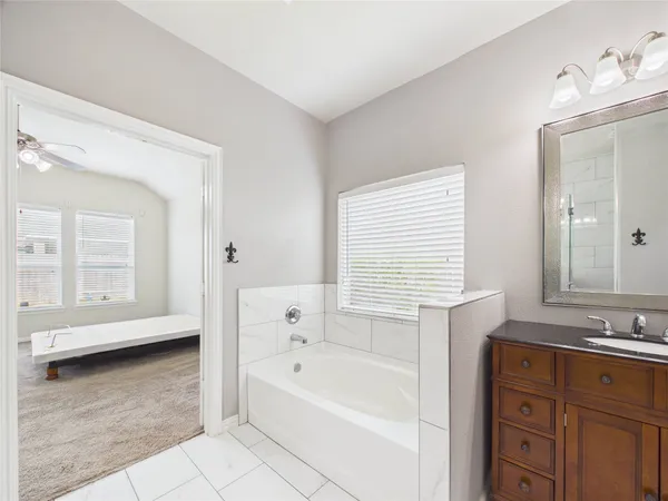 $455,800 | 401 West Bend Drive, League City, TX 77573