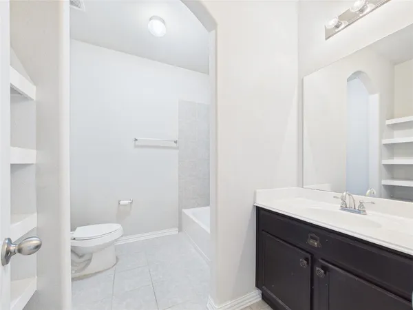 $455,800 | 401 West Bend Drive, League City, TX 77573