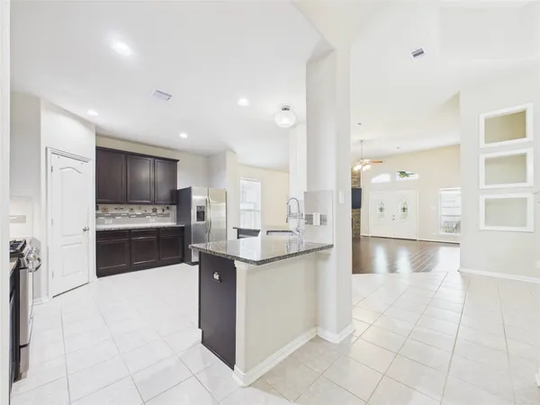 $455,800 | 401 West Bend Drive, League City, TX 77573
