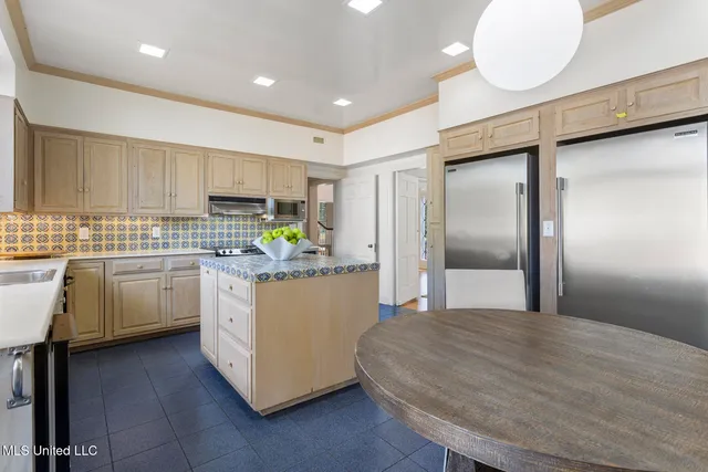 $725,000 | 3801 Old Canton Road, Jackson, MS 39216