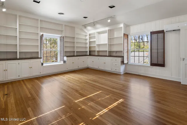 $725,000 | 3801 Old Canton Road, Jackson, MS 39216