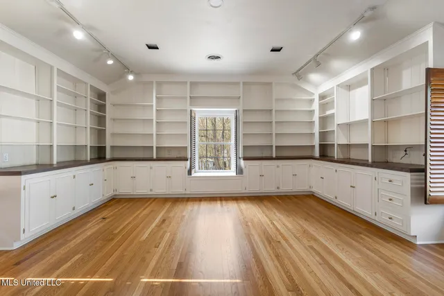 $725,000 | 3801 Old Canton Road, Jackson, MS 39216