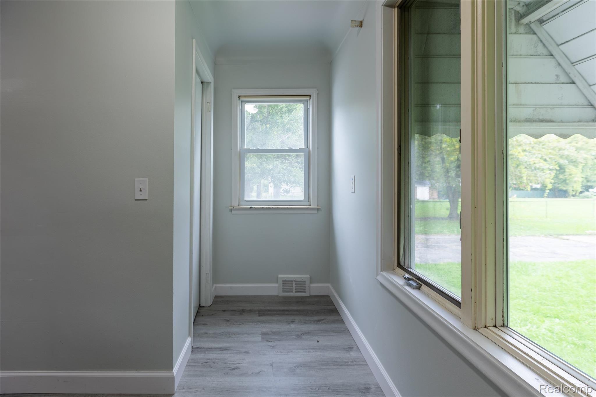 21168 Doepfer Road Warren, MI 48091 - Photo 13 of 16 9X1A7491-HDR.jpg