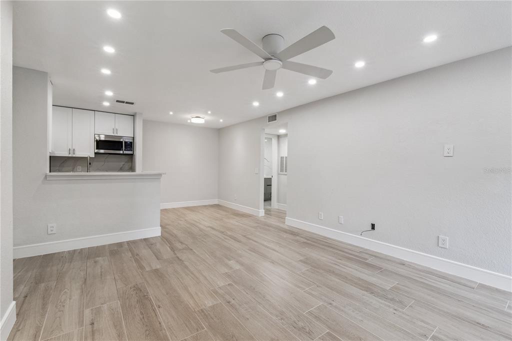 5124 Conroy Road, Unit 24 Orlando, FL 32811 - Photo 4 of 25