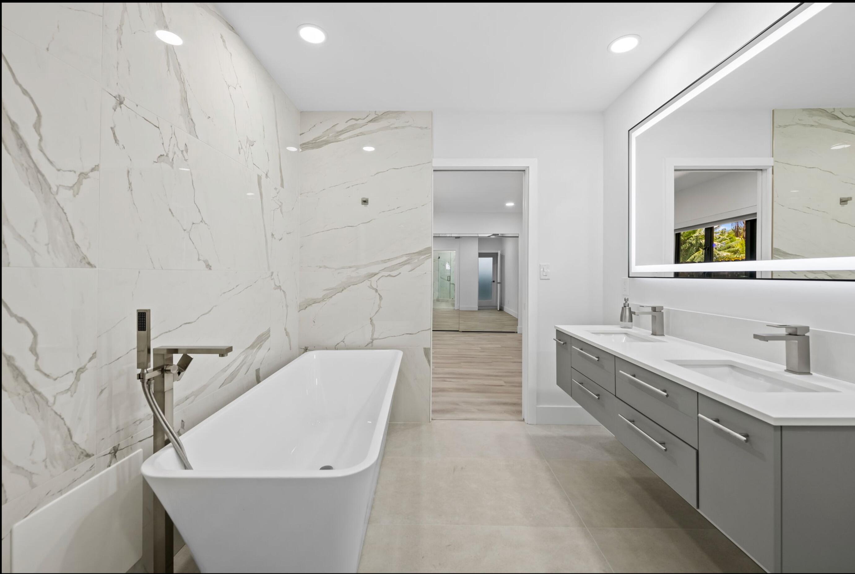 2811 Northeast 53rd Court Lighthouse Point, FL 33064 - Photo 19 of 31 Master Bath 2