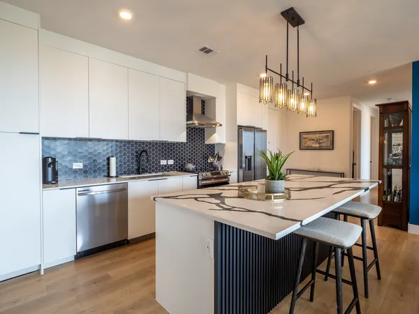 $4,800 | 1701 Simond Avenue, Unit 531, Austin, TX 78723
