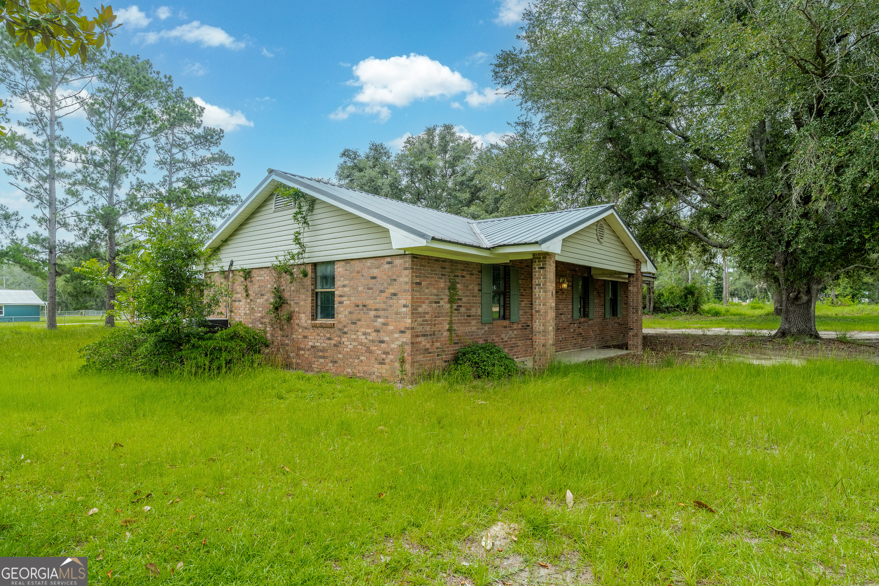 517 Ben Carver Road Douglas, GA 31535 - Photo 4 of 22