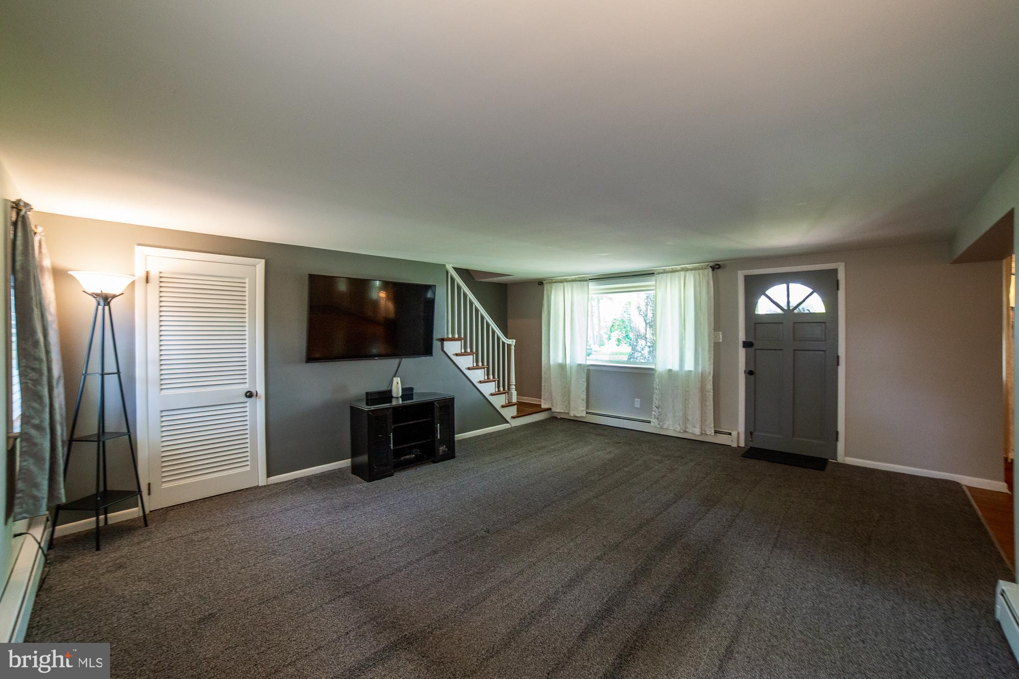215 West Reliance Road Souderton, PA 18964 - Photo 4 of 41 Living room