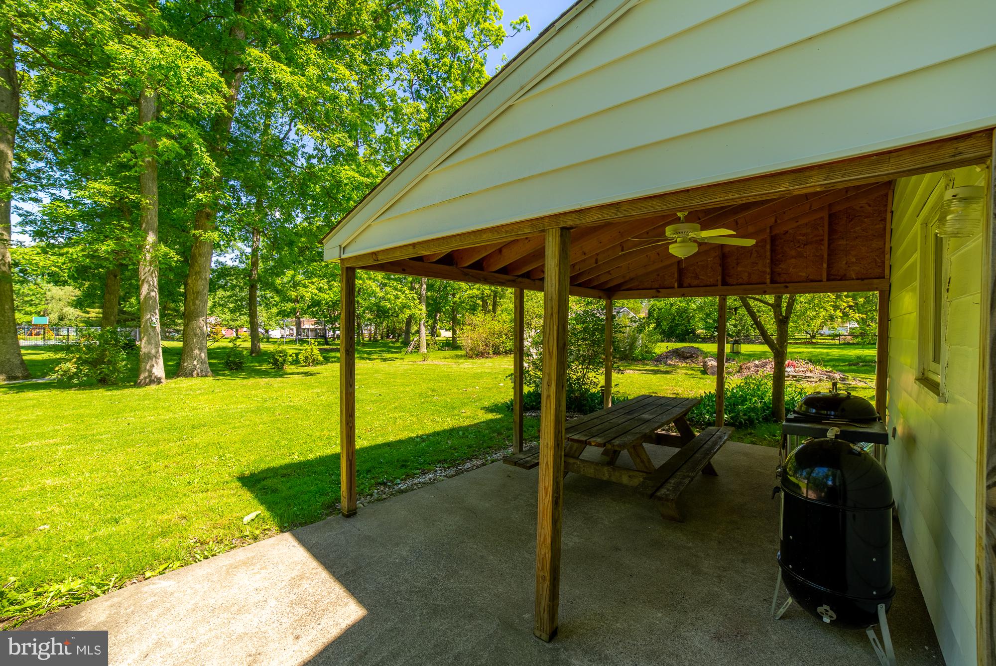 215 West Reliance Road Souderton, PA 18964 - Photo 38 of 41 Covered patio up close