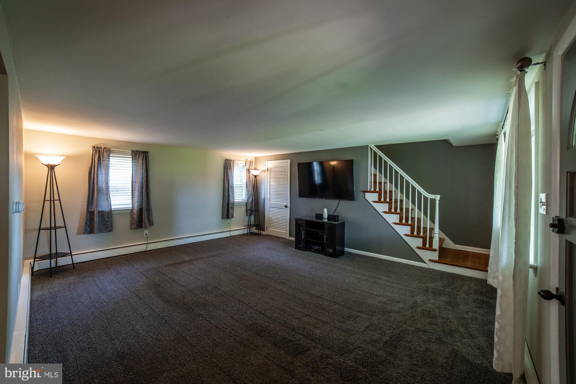 215 West Reliance Road Souderton, PA 18964 - Photo 5 of 41 Living room