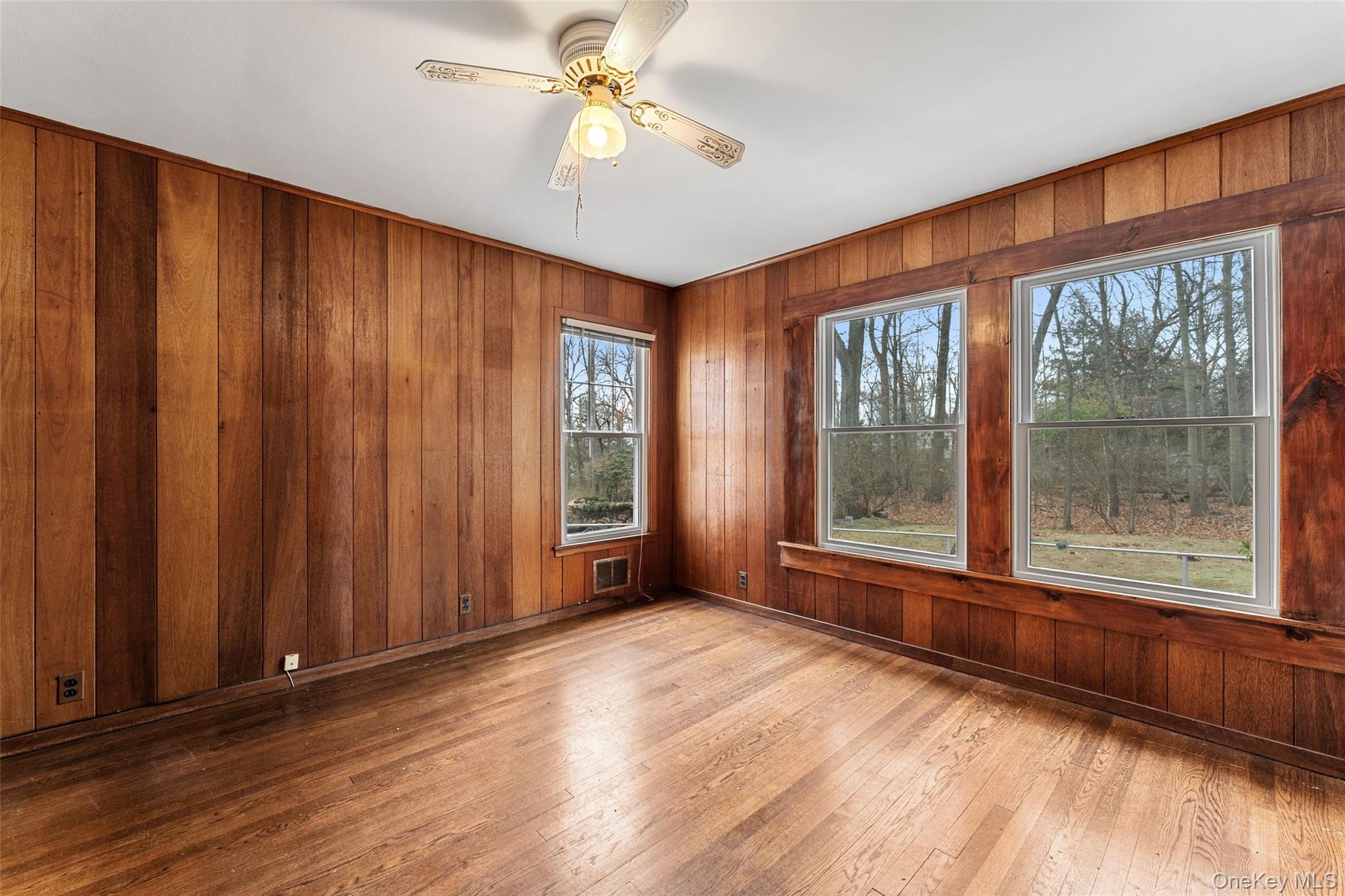 285 Old Colony Road Hartsdale, NY 10530 - Photo 12 of 35 Den/Library