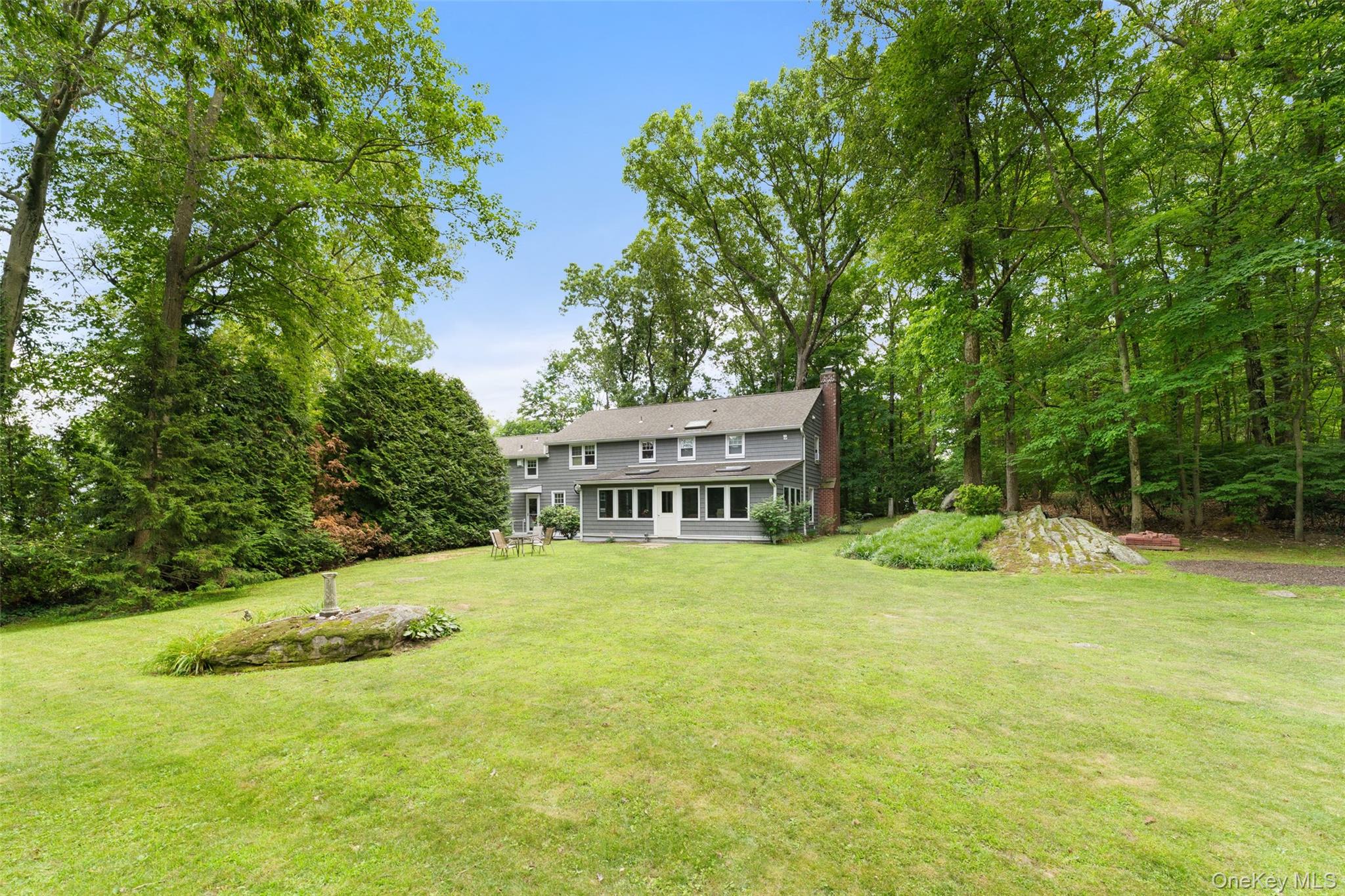 285 Old Colony Road Hartsdale, NY 10530 - Photo 2 of 35