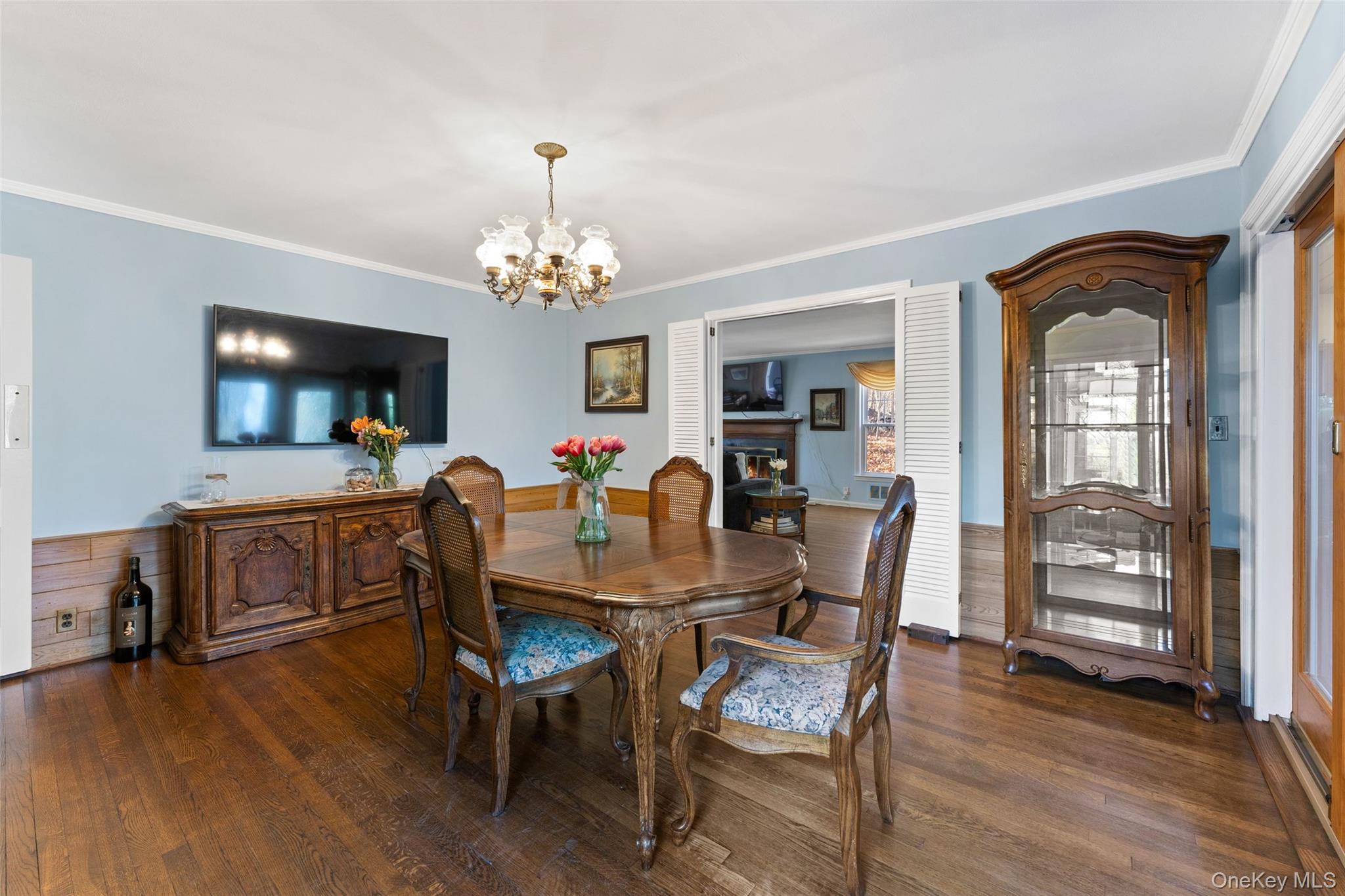 285 Old Colony Road Hartsdale, NY 10530 - Photo 7 of 35 Dining Room off living room and kitchen