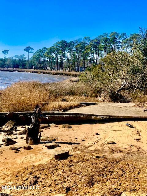 6209 Riviera Drive Biloxi, MS 39532 - Photo 5 of 9 Boat ramp