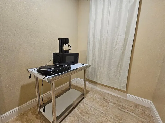 $900 | 2408 Lincolnshire Court, Kissimmee, FL 34743